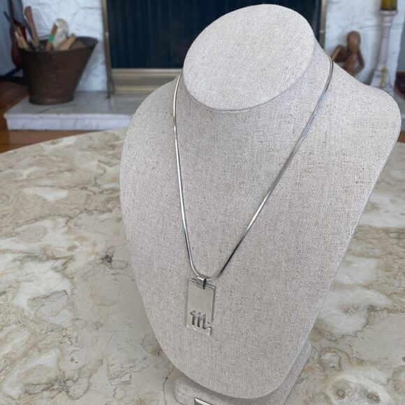 Gucci 925 Sterling Silver “Scorpio” Zodiac Pendant & Chain Unisex - Picture 4 of 16